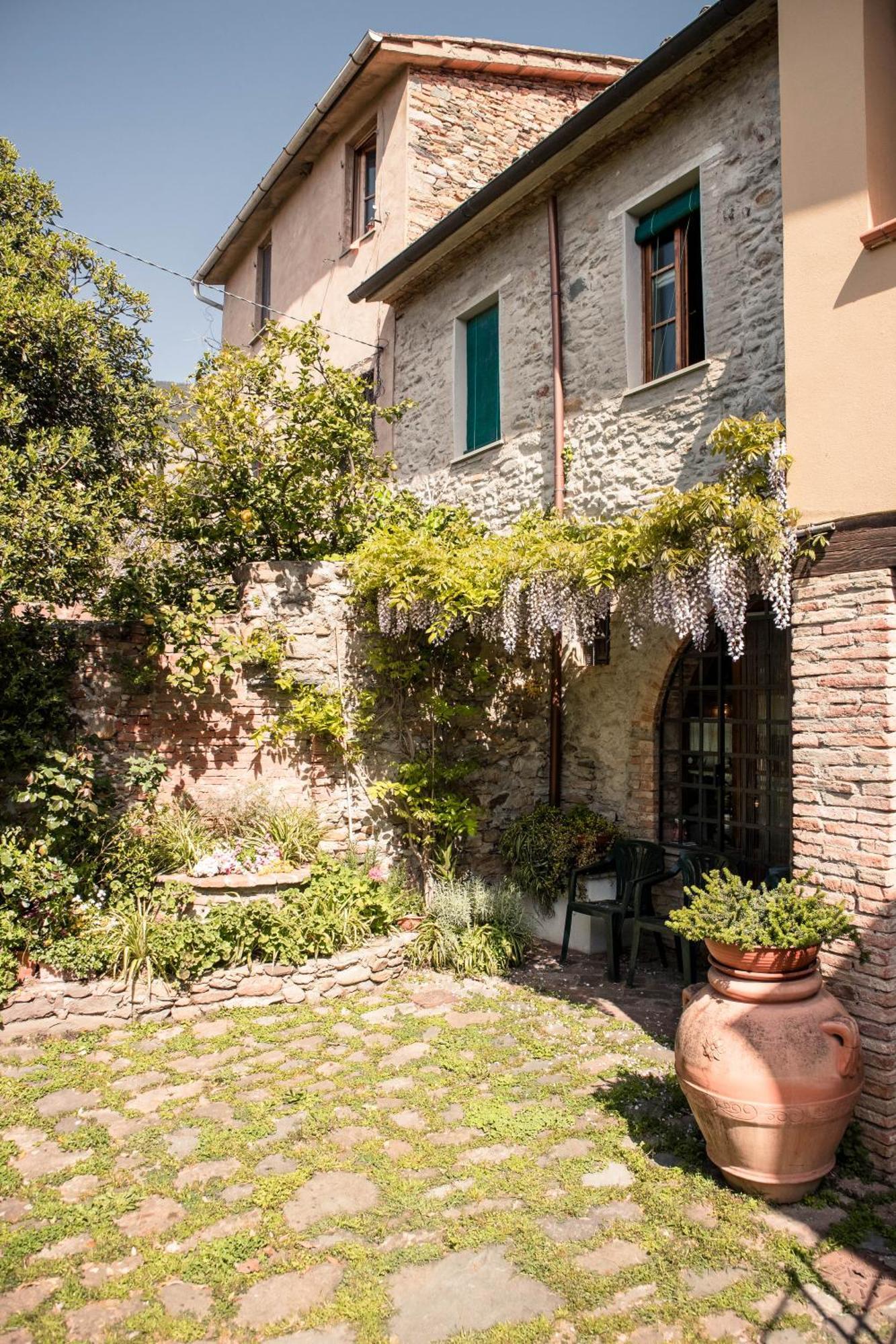 Social Garden - Sharing Room Calci Exterior foto